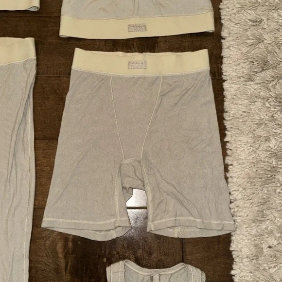 SKIMS Women's Boxer Shorts - Picture 2 of 2